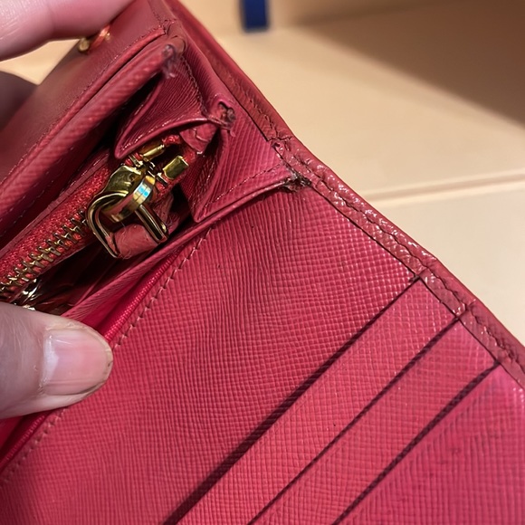 Authentic Prada wallet with unbranded D-ring & unbranded metal strap (repainted) - Picture 4 of 15